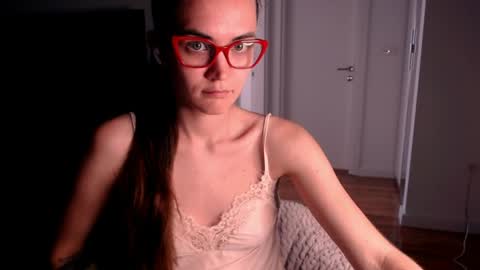 Snapshot of evelyn_gg chatting on 05.10.26 Evelyn online show from 05.10.26