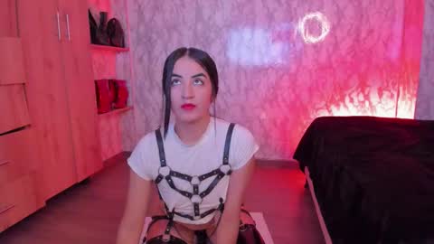 Evelyn online show from 10.20.25