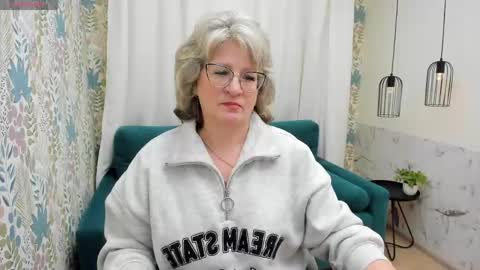 Evelyn online show from 04.15.26