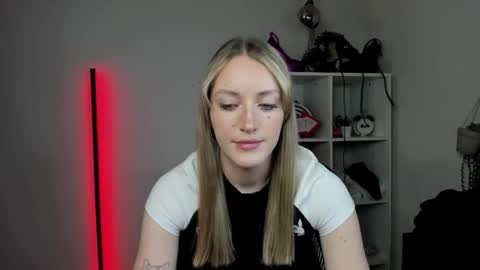 evelynblond online show from 04.07.26