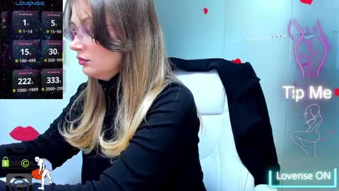 evelyne_rose online show from 04.11.26