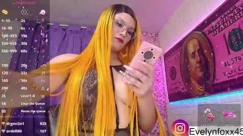 Snapshot of evelynfox_xx chatting on 01.08.25 evelyn Foxx new account online show from 01.08.25