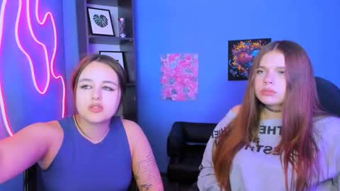 Snapshot of evelynlovelyy chatting on 03.17.26 evelynlovelyy online show from 03.17.26