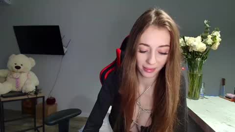 Snapshot of evelynn_mooree chatting on 12.13.24 evelynn_mooree online show from 12.13.24