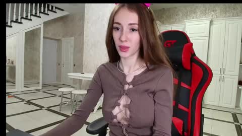 Snapshot of evelynn_mooree chatting on 12.19.24 evelynn_mooree online show from 12.19.24