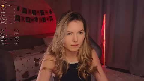 Evelyn online show from 10.24.25