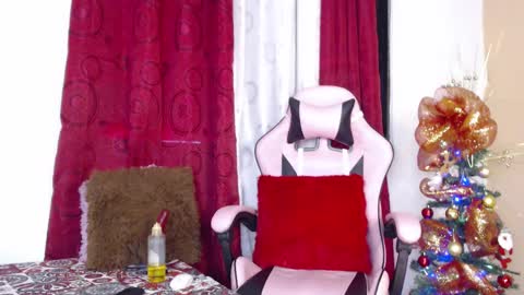 Snapshot of evha_gala chatting on 12.30.24 evha_gala online show from 12.30.24