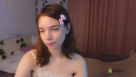 Snapshot of evi_brook chatting on 09.16.25 evi_brook online show from 09.16.25