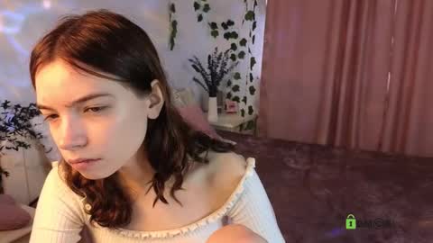 Snapshot of evi_brook chatting on 09.19.25 evi_brook online show from 09.19.25