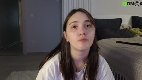 evi_woow online show from 02.26.25