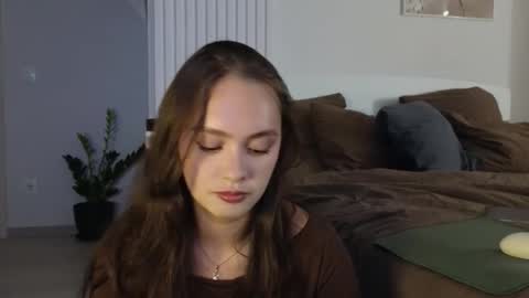 evi_woow online show from 09.10.25