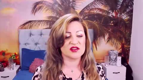 Snapshot of eviajoness chatting on 02.10.26 Evia online show from 02.10.26