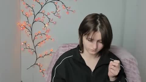 Evie online show from 01.17.26