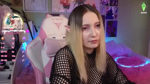 Evie online show from 12.19.24