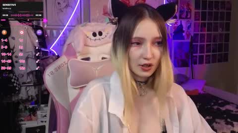 Evie online show from 03.12.25