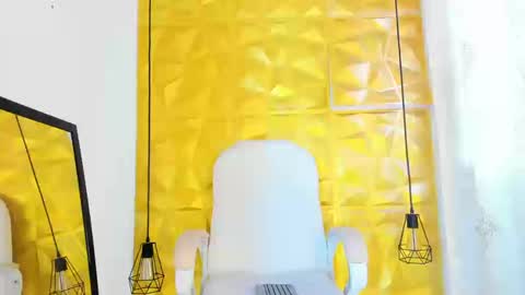 Snapshot of evil_annie chatting on 09.10.25 Annie online show from 09.10.25