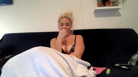 Badblondebunny online show from 01.05.25