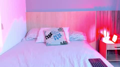 Snapshot of evilraven_ chatting on 11.29.25 evilraven_ online show from 11.29.25