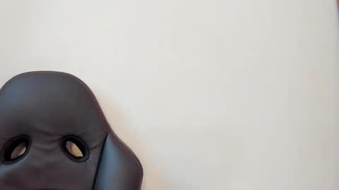 Snapshot of evony_becker chatting on 11.27.25 evony-becker online show from 11.27.25