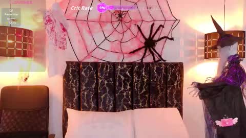 evvaa_moon online show from 10.20.25