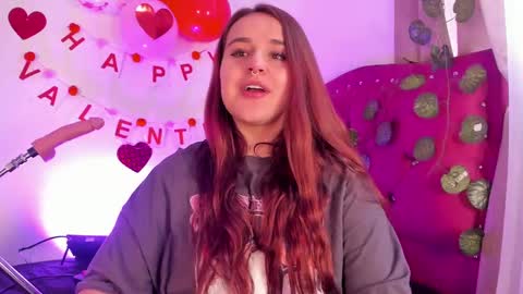 Snapshot of evy_orange1 chatting on 01.31.25 EVY online show from 01.31.25