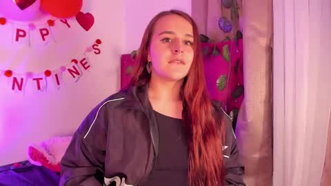 Snapshot of evy_orange1 chatting on 02.05.25 EVY online show from 02.05.25