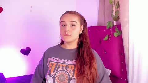 Snapshot of evy_orange1 chatting on 03.10.25 EVY online show from 03.10.25