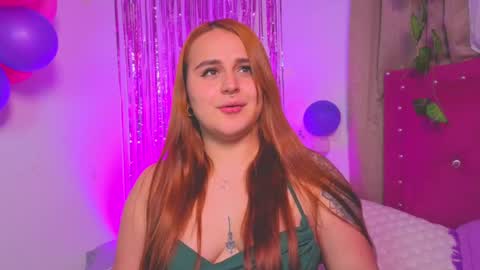 Snapshot of evy_orange1 chatting on 09.21.25 EVY online show from 09.21.25