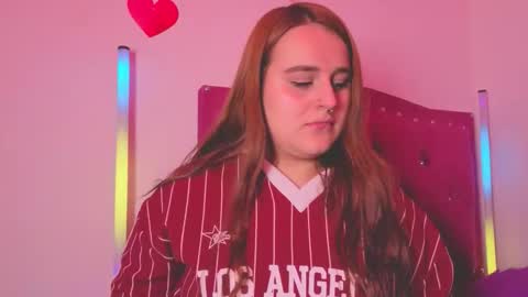 Snapshot of evy_orange1 chatting on 10.19.25 EVY online show from 10.19.25