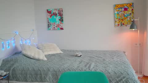 Snapshot of ewelynscott chatting on 10.15.25 ewelynscott online show from 10.15.25