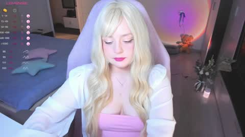 Snapshot of exhoneyangel chatting on 01.21.25 Amy online show from 01.21.25