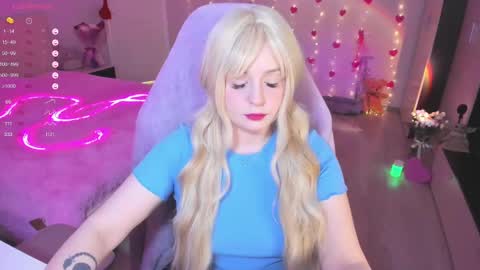 Snapshot of exhoneyangel chatting on 03.01.25 Amy online show from 03.01.25