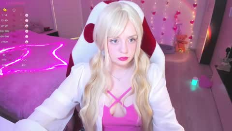 Snapshot of exhoneyangel chatting on 03.05.25 Amy online show from 03.05.25