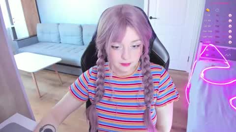 Snapshot of exhoneyangel chatting on 09.30.25 Amy online show from 09.30.25