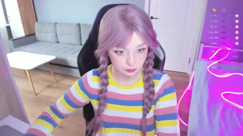 Snapshot of exhoneyangel chatting on 10.04.25 Amy online show from 10.04.25