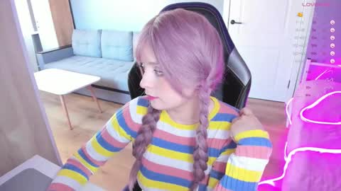 Snapshot of exhoneyangel chatting on 10.09.25 Amy online show from 10.09.25