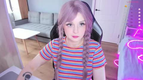 Snapshot of exhoneyangel chatting on 10.16.25 Amy online show from 10.16.25