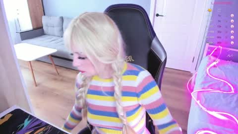 Snapshot of exhoneyangel chatting on 04.06.26 Amy online show from 04.06.26