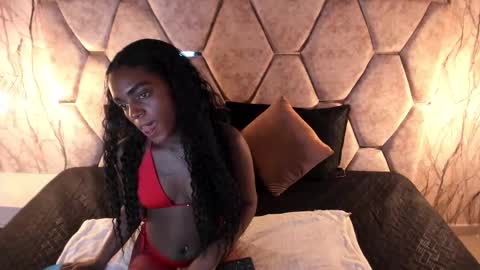 Snapshot of exotic_ebony_ chatting on 10.06.25 Alison online show from 10.06.25