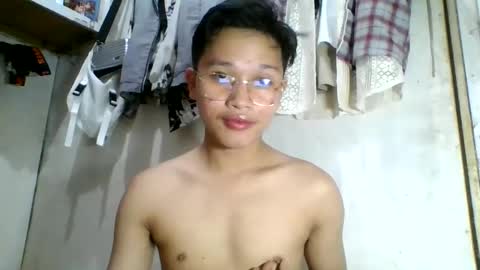 Snapshot of exotichugecock chatting on 12.29.24 Jan online show from 12.29.24