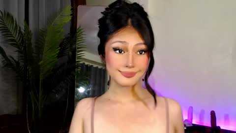 Snapshot of expensive_candyx chatting on 12.17.24 Candy  online show from 12.17.24