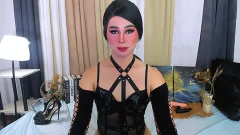 Snapshot of expensive_elise chatting on 04.24.26 expensive_elise online show from 04.24.26