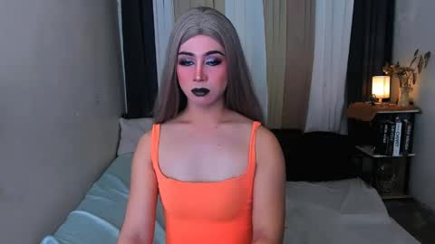 Snapshot of expensive_elise chatting on 05.04.26 expensive_elise online show from 05.04.26