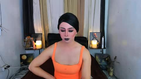 Snapshot of expensive_elise chatting on 05.21.26 expensive_elise online show from 05.21.26