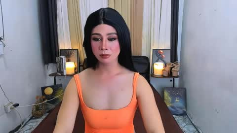 Snapshot of expensive_elise chatting on 05.28.26 expensive_elise online show from 05.28.26