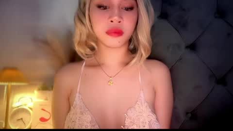 Snapshot of expensivets_chloe chatting on 05.25.26 chloee online show from 05.25.26