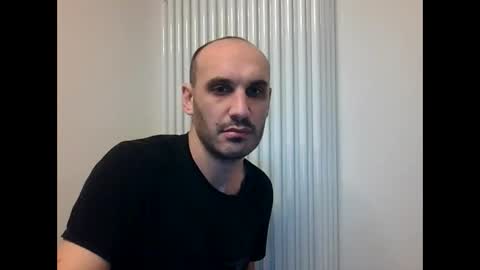 Snapshot of extr0 chatting on 02.28.26 Extro online show from 02.28.26