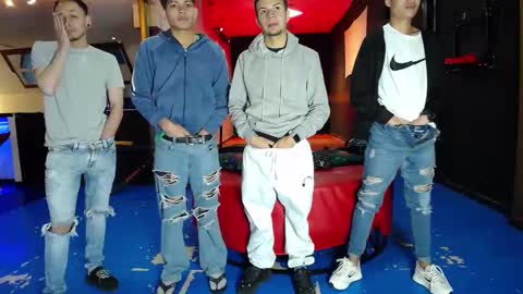 extrangers online show from 11.04.25