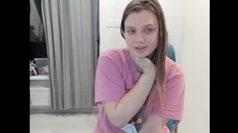 Snapshot of eyes_say_yes chatting on 02.16.26 Yara online show from 02.16.26