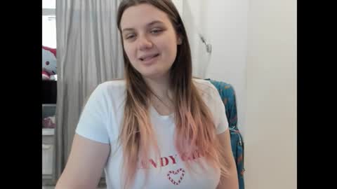 Snapshot of eyes_say_yes chatting on 02.18.26 Yara online show from 02.18.26